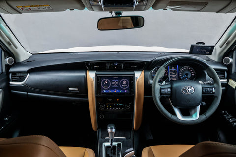 interior - sell used white Toyota Fortuner 2.7A singapore