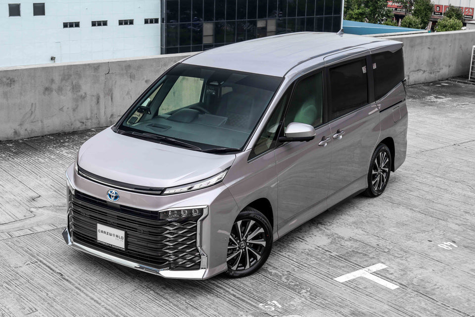 NEW Toyota Voxy Hybrid 1.8 SG | CarZ World Singapore - CarZ World