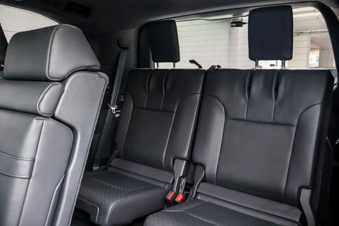 Toyota Land Cruiser 3.5A 300 ZX 7-Seater