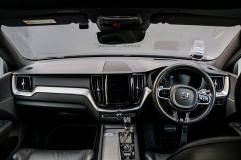 Volvo XC60 T6 R-Design Panoramic Roof