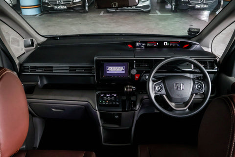 (LEASE) HONDA STEPWAGON 1.5G A
