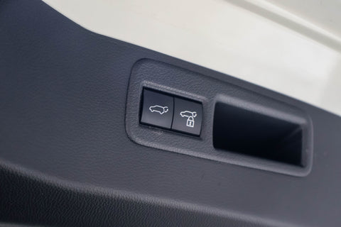Toyota Harrier Hybrid 2.5A Luxury Sunroof
