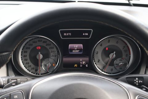 2016 USED MERCEDES BENZ CLA180 SB (R18 BI) WDD1179422N381246 ES329T