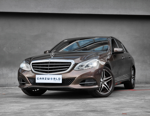 (LEASE) Mercedes Benz E 250 Sedan