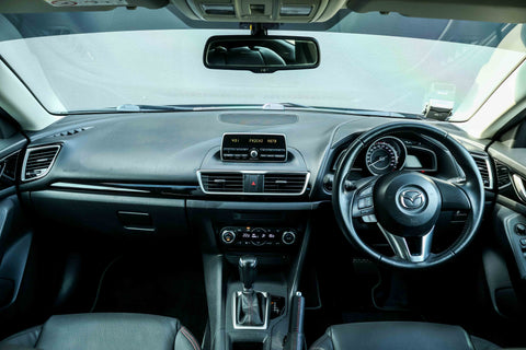 (RENT) MAZDA3 4-DOOR SEDAN 1.5L SP.6EAT