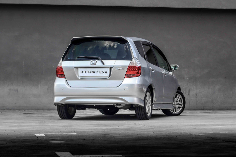 Honda Jazz 1.4A (COE till 05/2028) - CarZ World | New & Used Cars