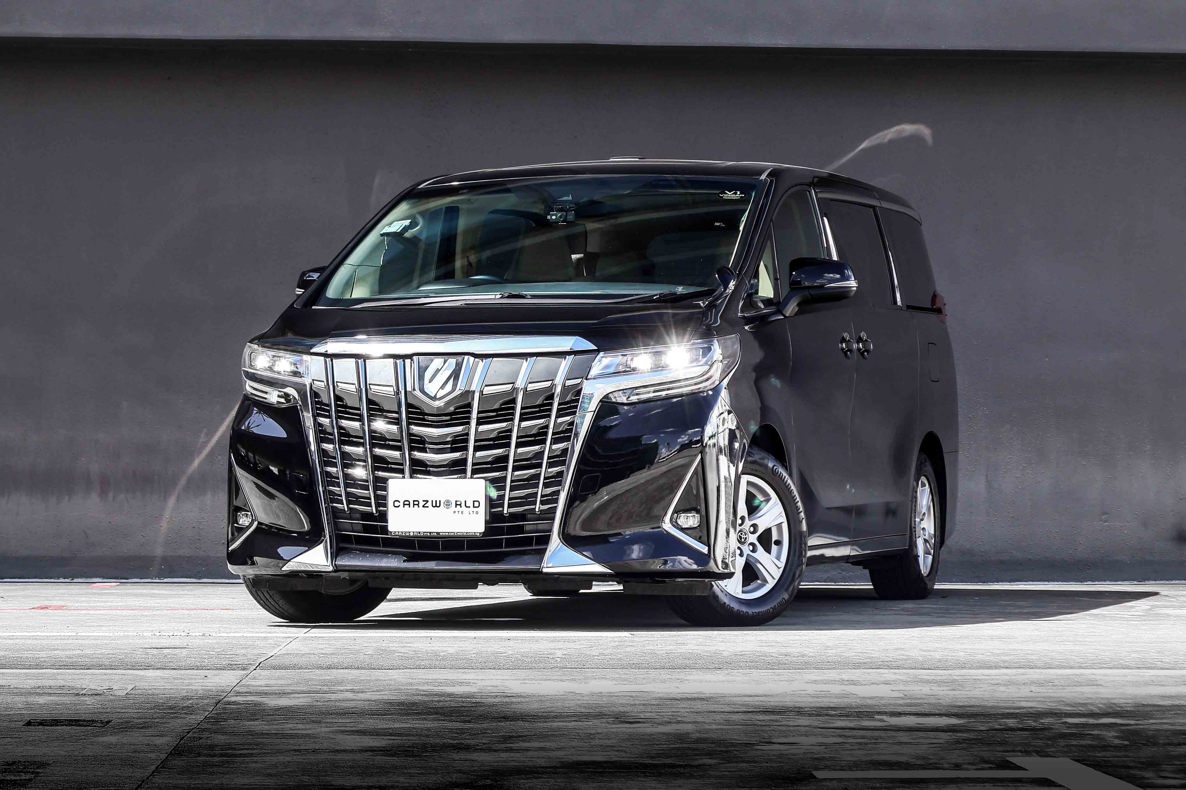 【ファミリーA】サンプルページ Toyota Alphard 2.5A X 8-Seater Moonroof - CarZ World | New & Used