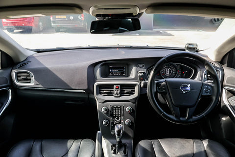 2015 USED VOLVO V40 T2 (A) YV1MV28H0G2327255 SNT5268R