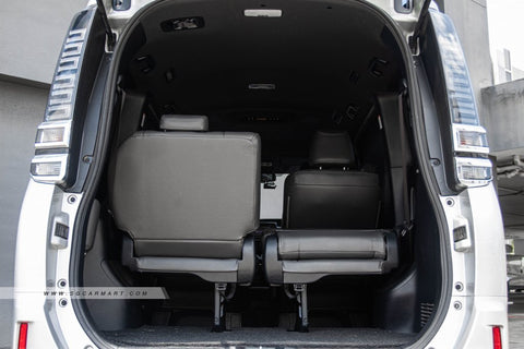 Toyota Voxy Hybrid 1.8A V