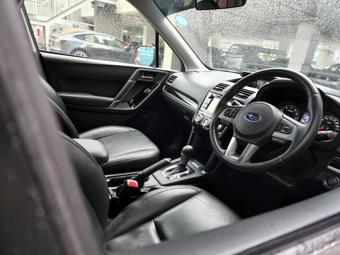 Subaru Forester 2.0i-L Sunroof