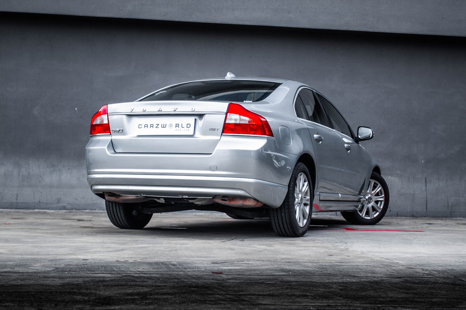 2560px-Volvo_S80_V8_Executive_