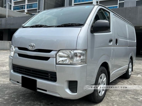 (RENT) Toyota Hiace Diesel 3.0M