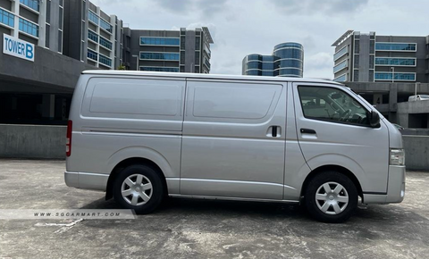 (RENT) Toyota Hiace Diesel 3.0M