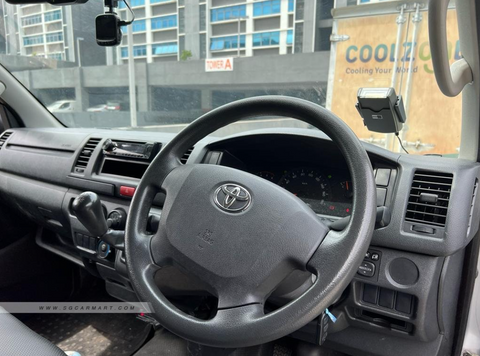 (RENT) Toyota Hiace Diesel 3.0M