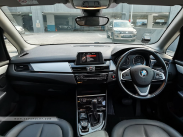 (LEASE) BMW 218i Active Tourer