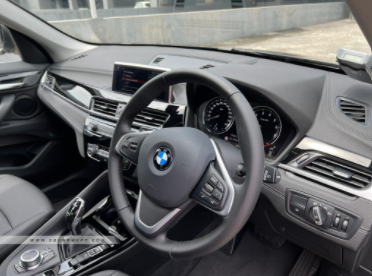 (LEASE) BMW X1 SDrive18i XLine