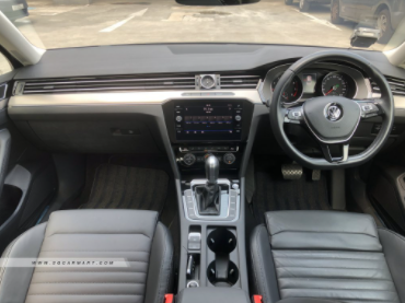 (RENT) Volkswagen Passat 1.8A TFSI