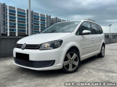 (LEASE) Volkswagen Touran 1.4A