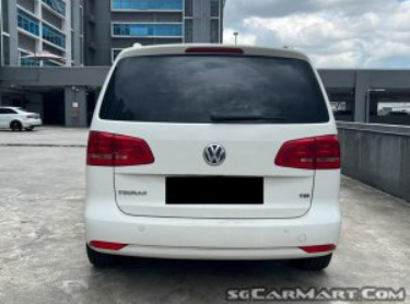 (RENT) Volkswagen Touran 1.4A Sunroof