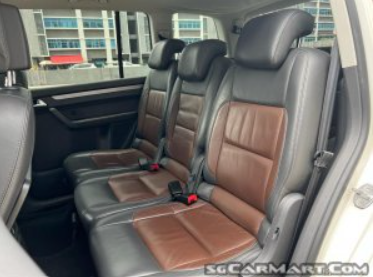 (LEASE) Volkswagen Touran 1.4A