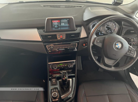 (LEASE) BMW216i Gran Tourer