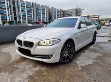 (LEASE) BMW 520I 2.0L AT