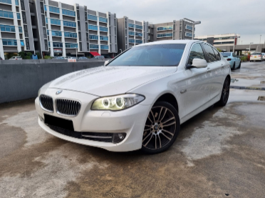 (RENT) BMW 520I 2.0L AT