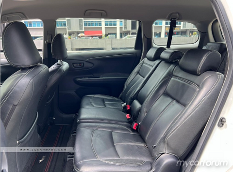 (RENT) Toyota Wish 1.8A Elegance
