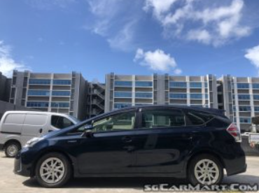 (LEASE) Toyota Prius Plus Hybrid
