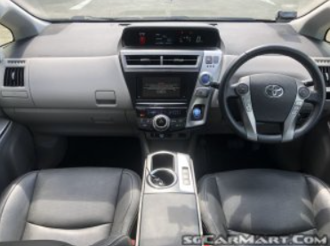 (RENT) Toyota Prius Plus Hybrid 1.8A