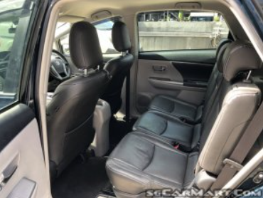(LEASE) Toyota Prius Plus Hybrid