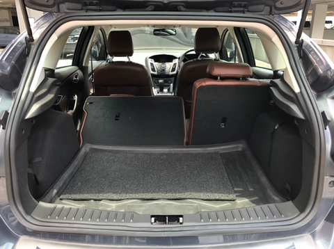 (RENT) FORD FOCUS 1.6 TITANIUM