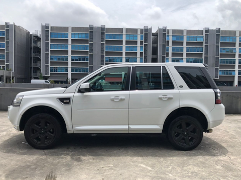 (RENT) Land Rover Freelander 2 2.0 I4 SE