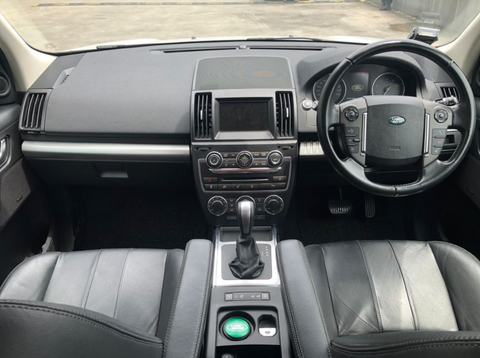 (RENT) Land Rover Freelander 2 2.0 I4 SE