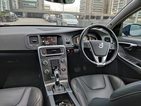 Volvo S60 Cross Country T5 <br> <br>