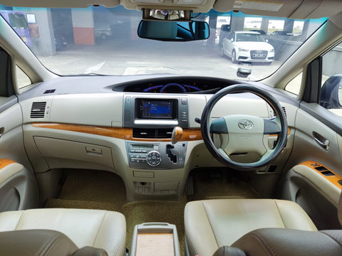(RENT) Toyota Previa 2.4A